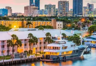 Best Neighborhoods in Fort Lauderdale featuring waterfront areas, beach access, entertainment, shopping, dining, and residential communities.